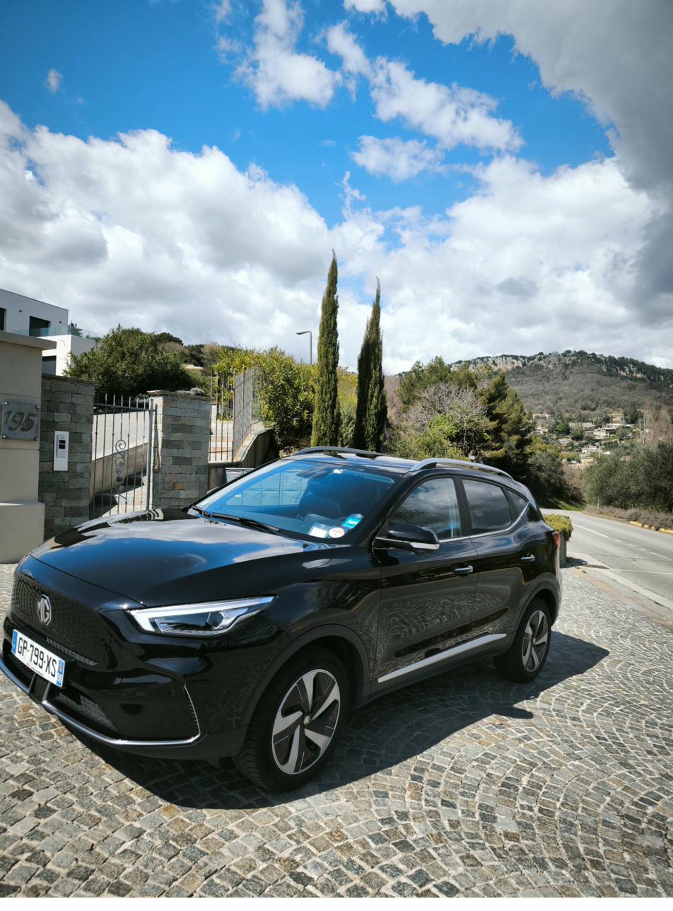 MG ZS EV Riviera